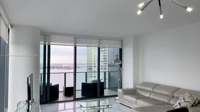 650 NE 32nd St, Unit 2607 in Miami, FL - Building Photo - Building Photo