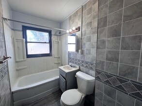 1005 Giddings St in Danville, IL - Building Photo - Building Photo