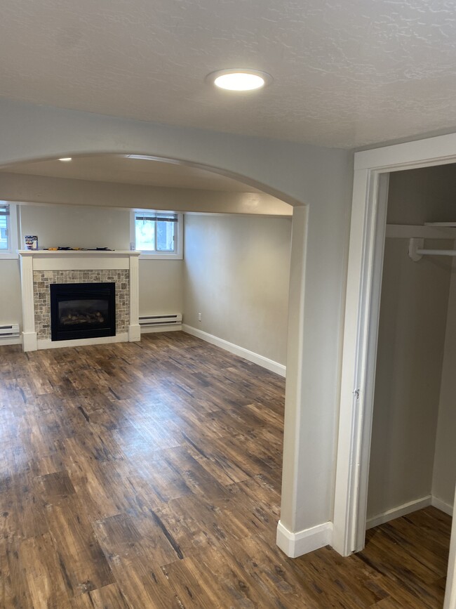 807 W 200 N, Unit Davis Carly Apts