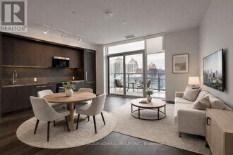 6 Greenbriar Rd in Toronto, ON - Building Photo - Building Photo