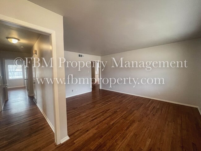 214 Pensacola Ave in Waxahachie, TX - Building Photo - Building Photo