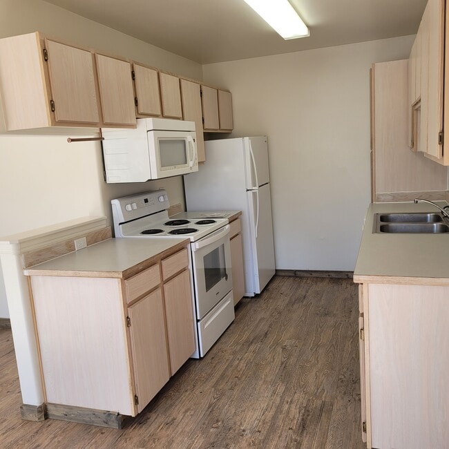 property at 451 N 7th E