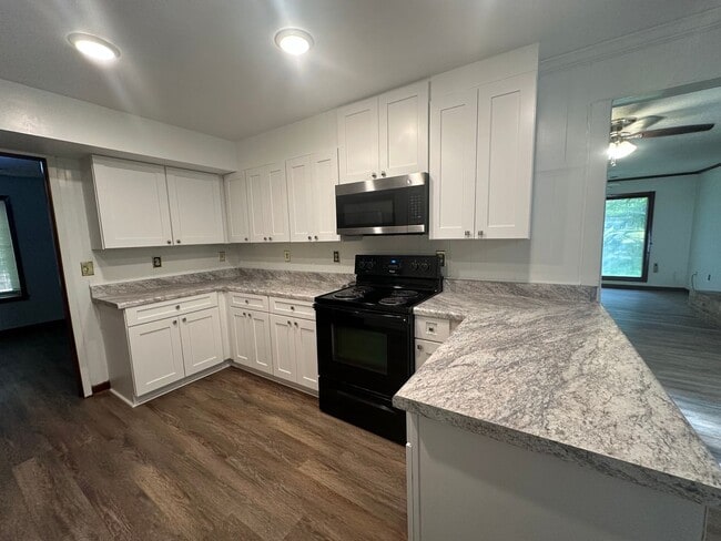 property at 507 Colonial Cir