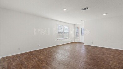 6819 Rondo Measure in San Antonio, TX - Building Photo - Building Photo