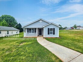 303 Dove Point in Social Circle, GA - Building Photo