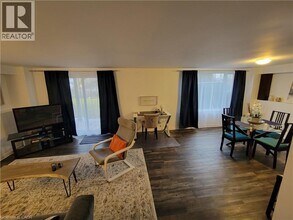 290 Fairway Rd N in Kitchener, ON - Building Photo - Building Photo