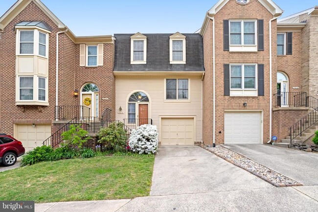 property at 7415 Salford Ct