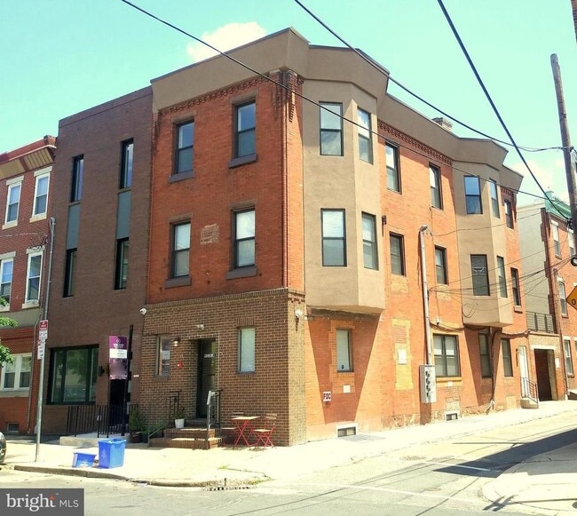 923 S 8th St in Philadelphia, PA - Building Photo - Building Photo