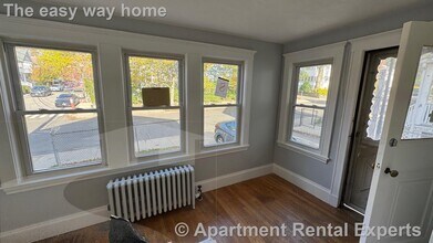 54 Hooker Ave in Somerville, MA - Building Photo - Building Photo