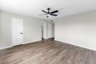 18330 Navajo Trail Dr in Spring, TX - Building Photo - Building Photo
