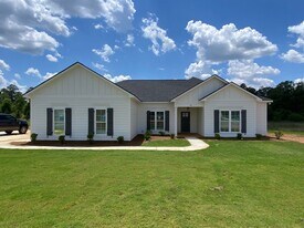 140 Scarlet Wy in Leesburg, GA - Building Photo