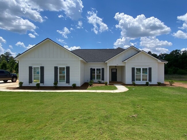 property at 140 Scarlet Wy