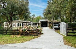 16028 Psenka St in Masaryktown, FL - Building Photo