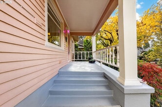 3748 NE 23rd Ave in Portland, OR - Building Photo - Building Photo