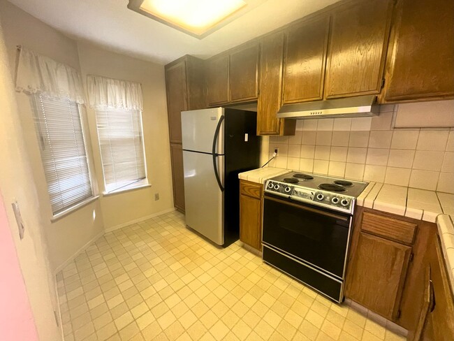 8006 Briar Ridge Ln in Citrus Heights, CA - Foto de edificio - Building Photo
