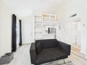 1000 W 26th St in Austin, TX - Building Photo - Building Photo