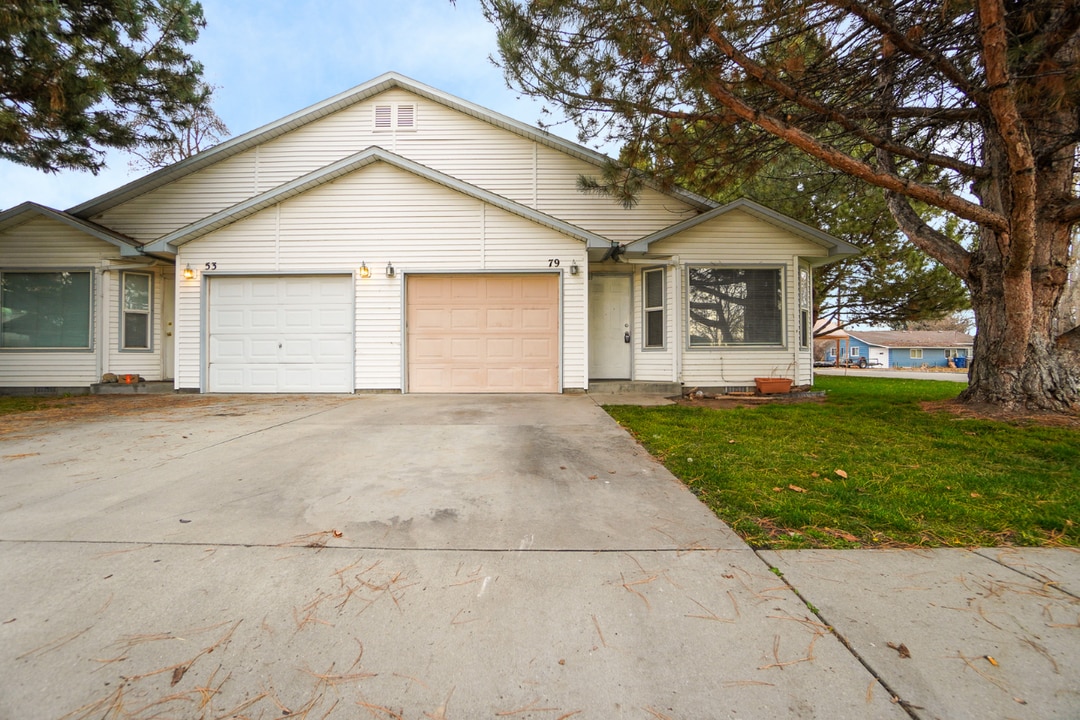 79 E 2nd St N in Middleton, ID - Building Photo