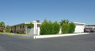 Capri Mobile Home Park in Las Vegas, NV - Foto de edificio - Building Photo