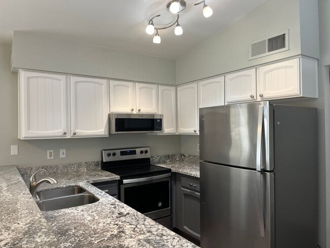 property at 3320 S Parkside Dr