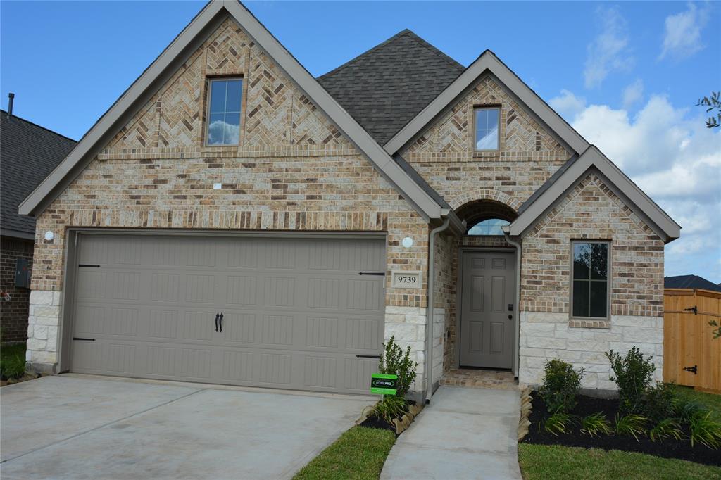 9739 Keeper Dr in Missouri City, TX - Foto de edificio