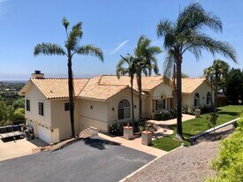 308 Mason Rd in Vista, CA - Building Photo