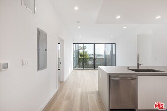 829 Larrabee St in West Hollywood, CA - Building Photo - Building Photo