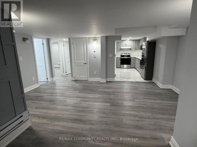 224 Fleetwood Dr in Oshawa, ON - Building Photo - Building Photo