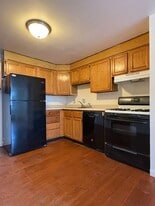 351 Hildreth St in Lowell, MA - Building Photo
