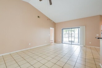 1501 Woodfield Oaks Dr in Apopka, FL - Building Photo - Building Photo