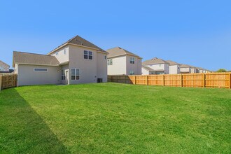 The Residences at Rayzor Ranch in Denton, TX - Foto de edificio - Building Photo