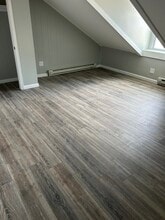 16 S Main St, Unit Apt 2 in Phoenixville, PA - Building Photo - Building Photo