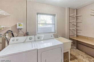 42 4th St in Bonita Springs, FL - Building Photo - Building Photo