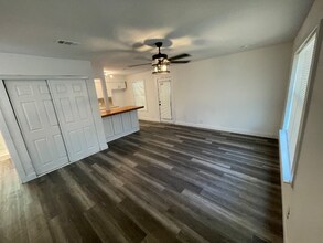 201 N 4th St in Crandall, TX - Building Photo - Building Photo