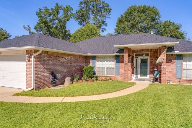 2511 Southern Oaks Dr in Cantonment, FL - Building Photo - Building Photo