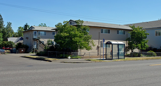 502-520 NE 78th Ave in Portland, OR - Building Photo - Building Photo