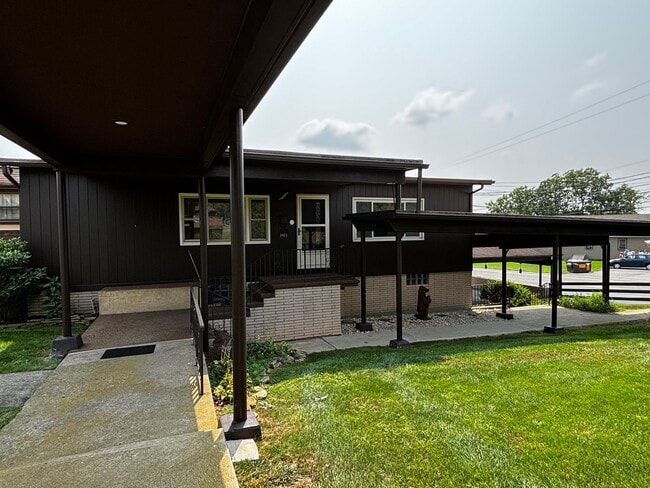 property at 2423 Crest St