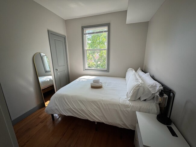 157 Bidwell Ave, Unit 2 in Jersey City, NJ - Foto de edificio - Building Photo