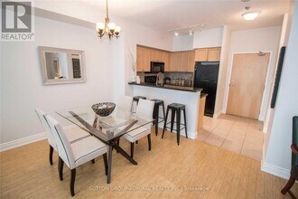 5 Marine Parade Dr in Toronto, ON - Building Photo - Building Photo