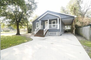 6150 Ridgeway Dr in Houston, TX - Building Photo