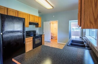 113 W 3rd St in Cle Elum, WA - Building Photo - Building Photo