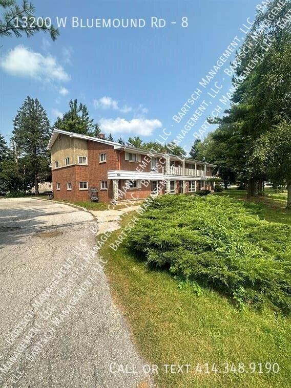 13200 W Bluemound Rd in Elm Grove, WI - Building Photo - Building Photo