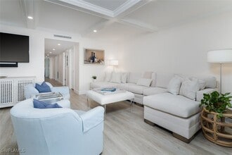 3450 Gulf Shore Blvd N in Naples, FL - Building Photo - Building Photo