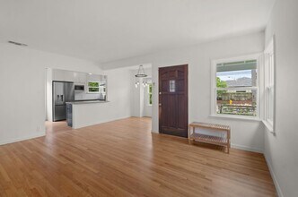 10944 Aletta Ave in Culver City, CA - Building Photo - Building Photo