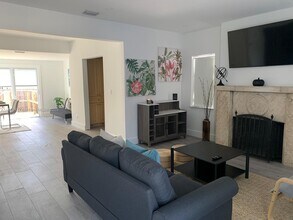 4240 NW 2nd Terrace in Miami, FL - Building Photo - Building Photo