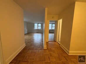 East 79th Street in New York, NY - Foto de edificio - Building Photo