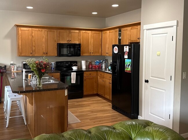 1926 NW Kale Way in McMinnville, OR - Building Photo - Building Photo