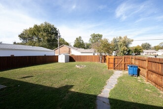 2202 Main St in Beech Grove, IN - Building Photo - Building Photo