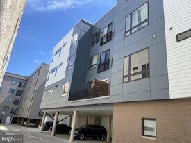 907 Leland St in Philadelphia, PA - Building Photo