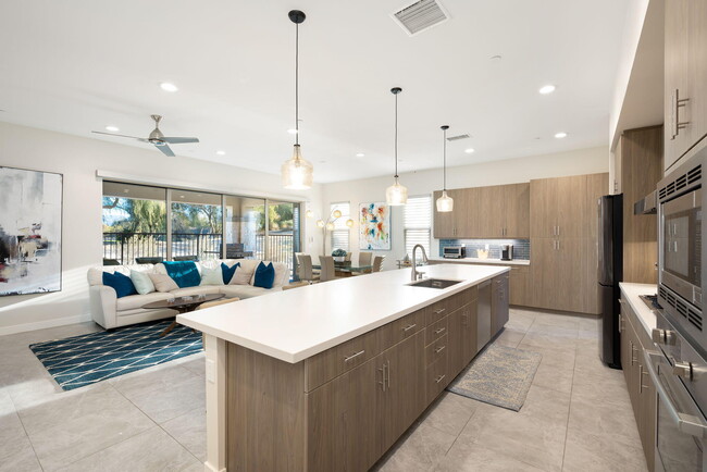 502 Retreat Cir in Palm Desert, CA - Building Photo - Building Photo