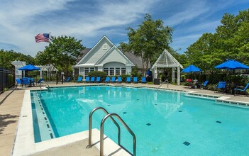 Jefferson Arbors at Broadlands in Ashburn, VA - Foto de edificio - Building Photo